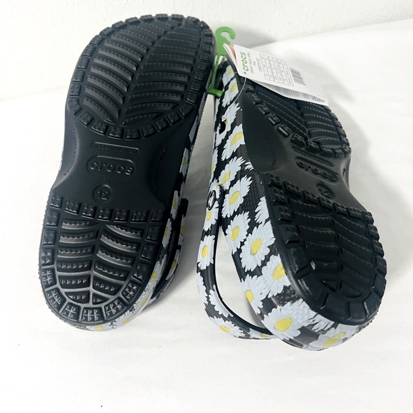 Crocs Men’s Classic Vacay Vibes Black Daisy Clogs NWT Size 12 Casual Everyday main image 4